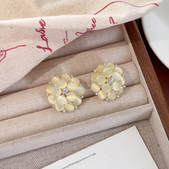 Wholesale Flower earrings, fashionable and versatile earrings, silver needle earrings