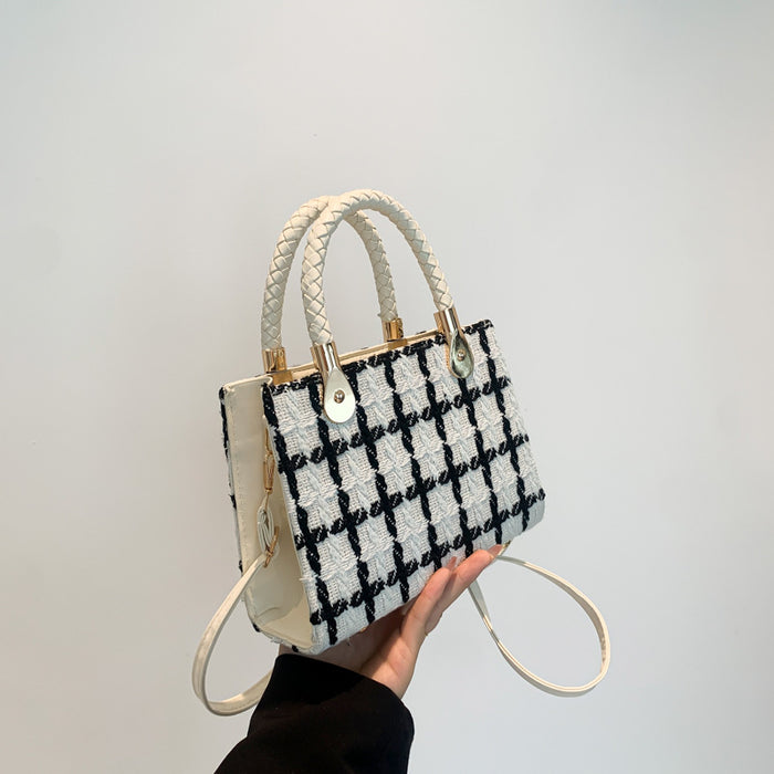 Wholesale New fashionable and beautiful texture single shoulder crossbody small square bag