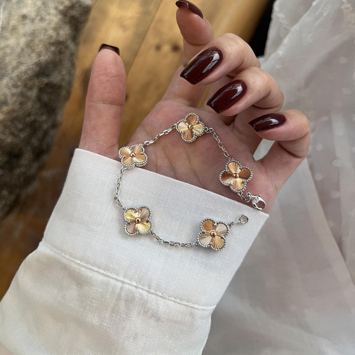 Wholesale lucky four-leaf grass bracelet temperament jewelry design jewelry women