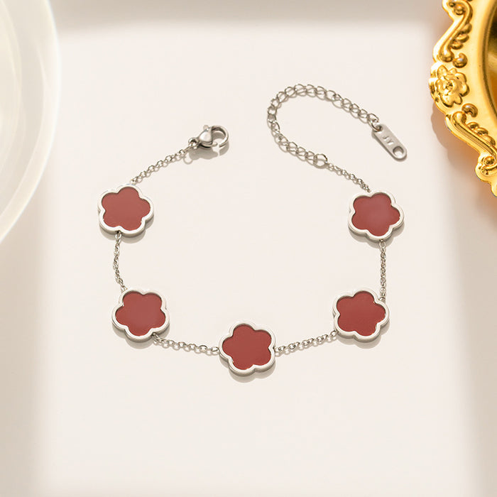 Wholesale Flower titanium steel necklace, female niche pendant, collarbone chain, fashionable temperament necklace