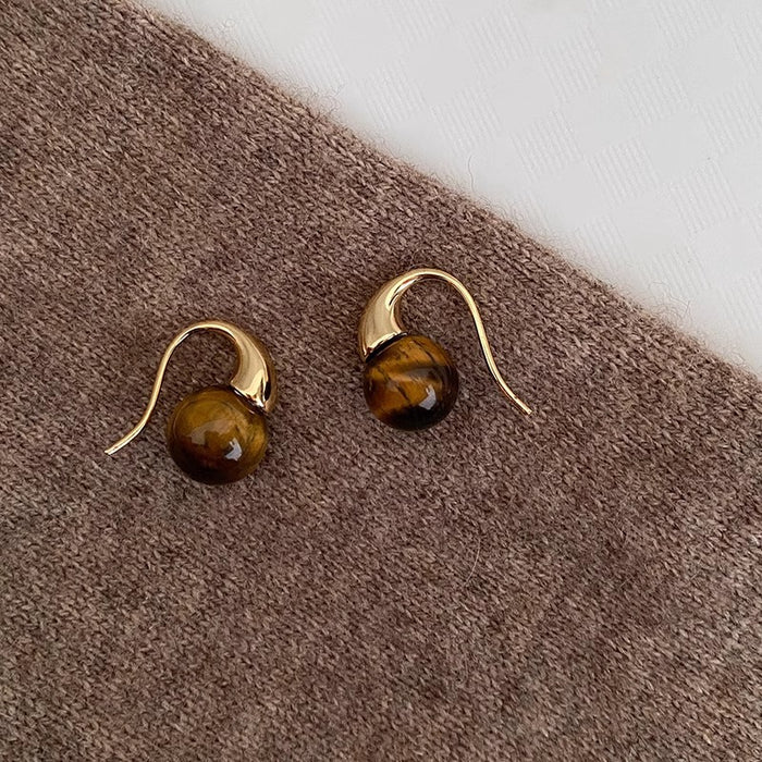 Wholesale Vintage earrings, light luxury, niche, high-end, round bead ear hooks, new earrings