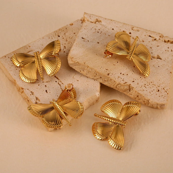 Wholesale Fashionable and personalized stainless steel dragonfly earrings, original design, simple earrings, color preservation wholesale