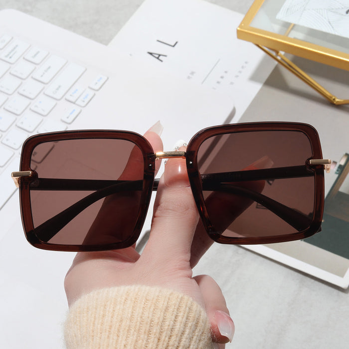 Wholesale Retro large frame square sunglasses for women's fashion street photography sunglasses glasses