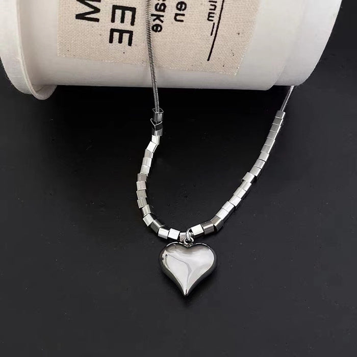 Wholesale 3D heart-shaped square necklace with niche design, versatile sweatshirt chain, titanium steel accessories