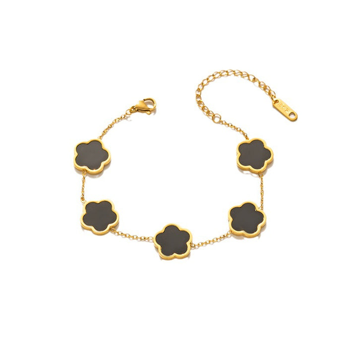 Wholesale Flower titanium steel necklace, female niche pendant, collarbone chain, fashionable temperament necklace