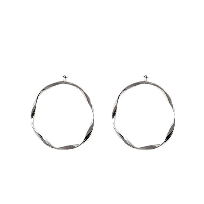 Wholesale Retro silver painless circular ear clip for women without ear holes, exaggerated earrings with earrings