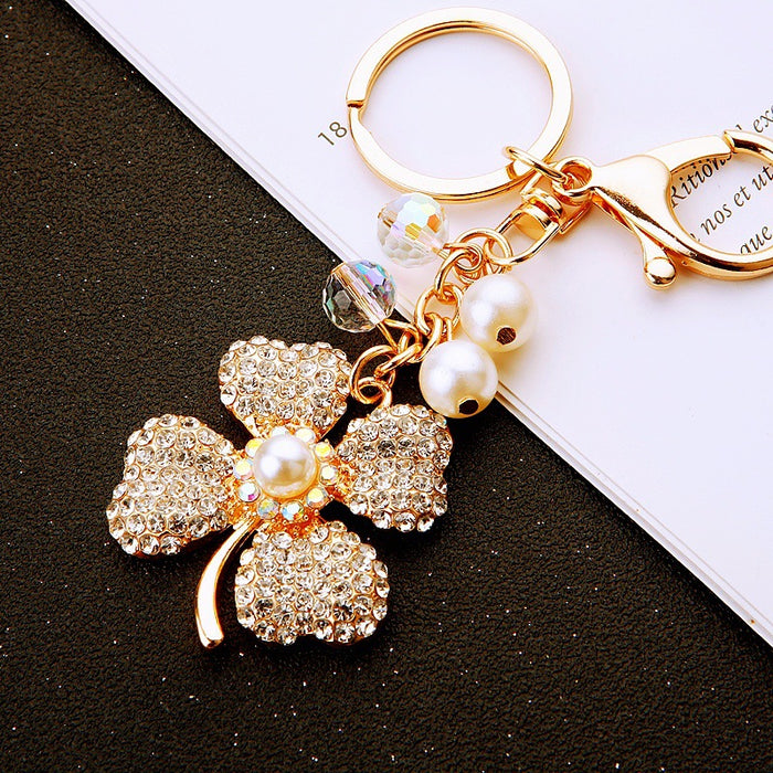 Wholesale Diamond studded Pearl Clover Car Keychain Metal Pendant Crystal Chain Keychain Ring Creative