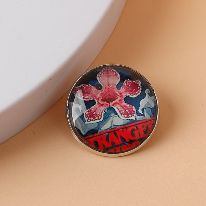 Wholesale Fashionable film and television peripheral alloy round brooches