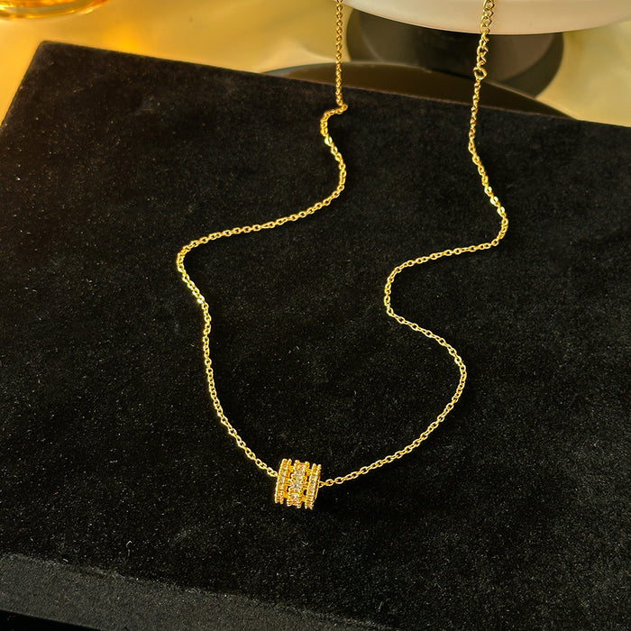 Wholesale Light luxury micro inlaid necklace, fashionable, light luxury, niche, personalized, titanium steel lock chain design pendant