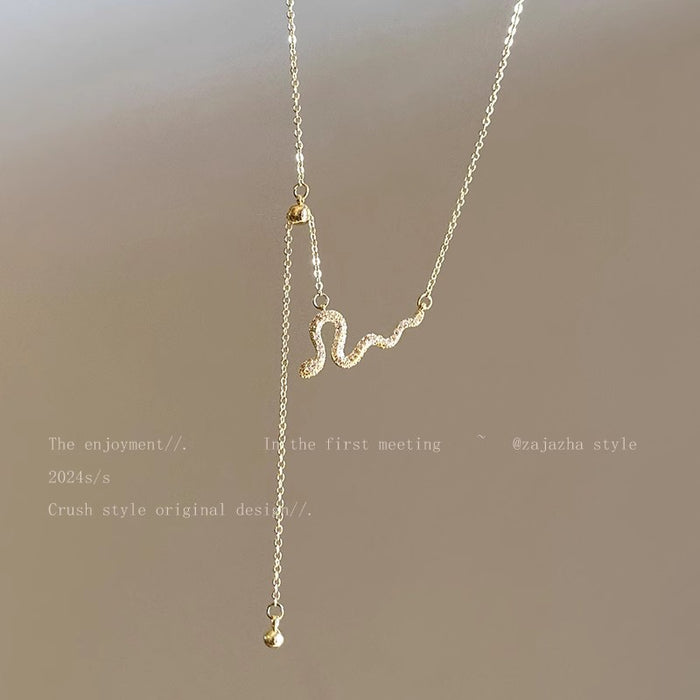 Wholesale Necklace accessories, light luxury, niche collarbone chain, high-end sweater chain