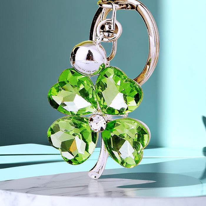 Wholesale Crystal Clover Flower Car Keychain Metal Cute Diamond Pendant Keychain Ring Gift