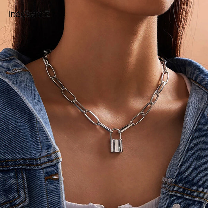 Wholesale Short collarbone chain with exaggerated personality pendant necklace