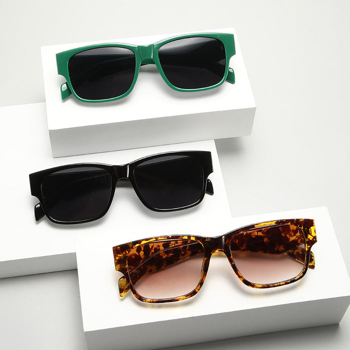 Wholesale Fashionable Triangle Cat Eye Trendy Outdoor Sunshade Sunglasses with Advanced Sense Sunglasses