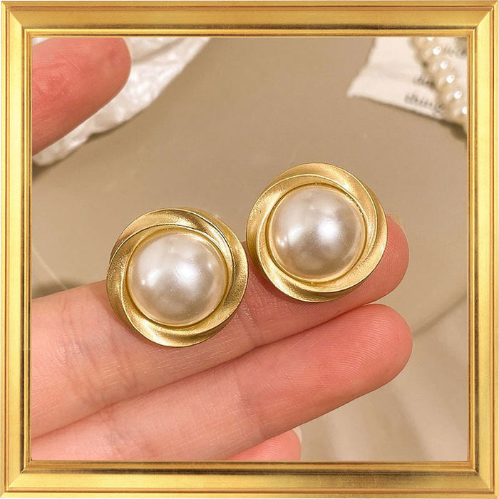 Wholesale Premium, light luxury pearl ear clip, retro temperament, fashionable and ear hole free ear clip