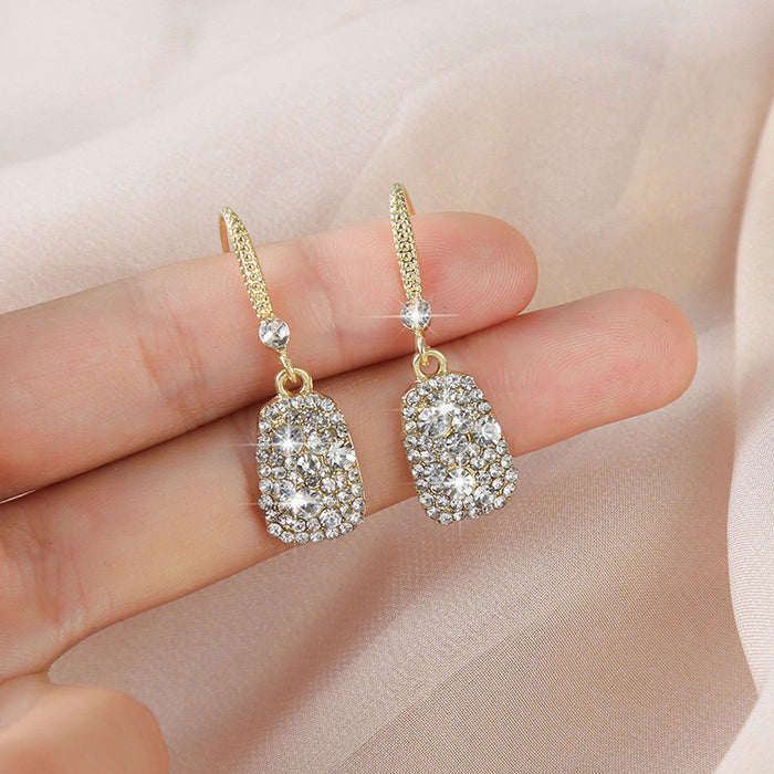Wholesale Vintage earrings with a high-end feel, earrings with a niche design, and light luxury earrings