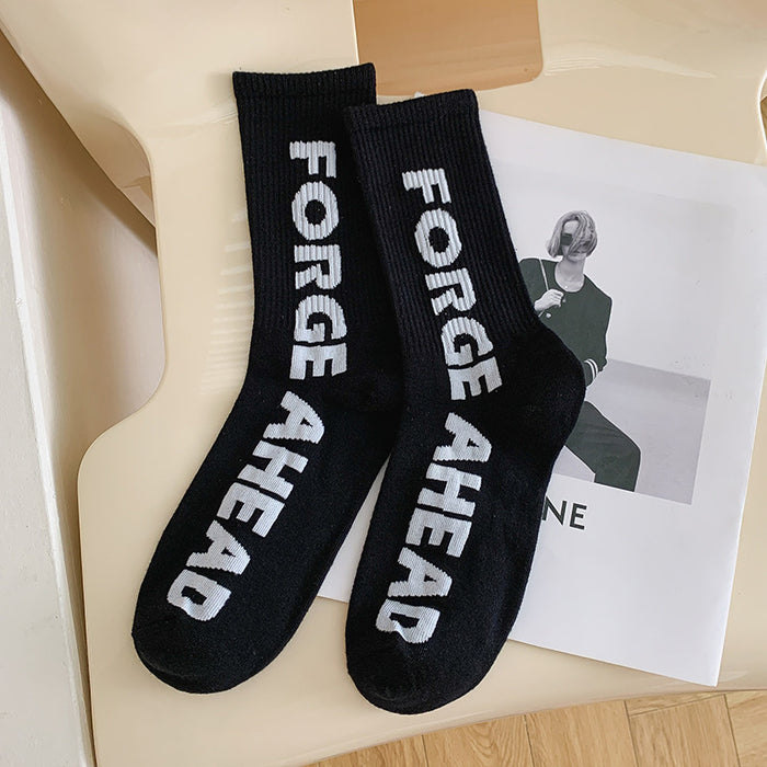Wholesale Spring and Autumn Black and White High Elastic Alphabet Sports Middle Tube Women's Socks