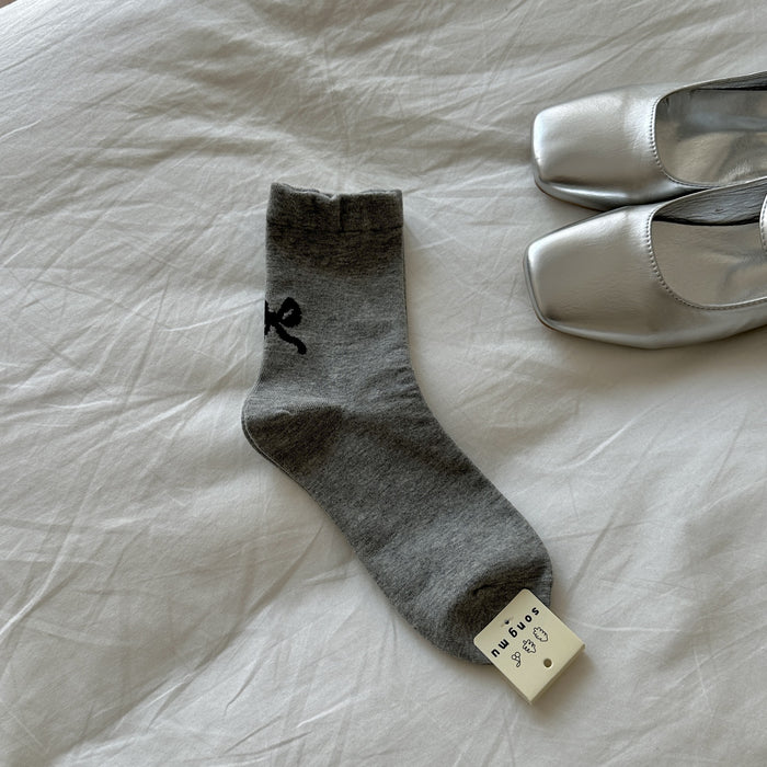 Wholesale Girl's Socks Middle Tube Stacking Socks