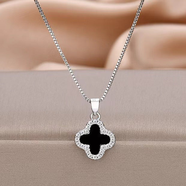 Wholesale Golden Luxury Diamond Four-leaf Clover Necklace Women's Black and White Double-sided Clavicle Chain 18K Gold-plated Necklace Chain