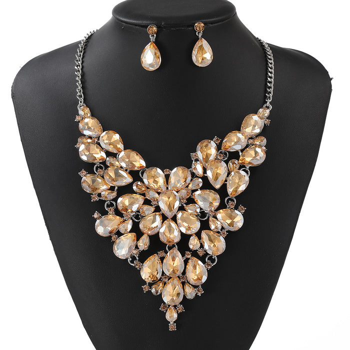 Wholesale Exaggerated retro necklace, earrings, jewelry set, luxurious gift clothing, collarbone chain