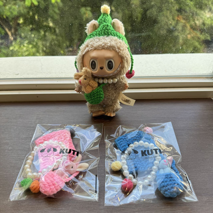 Wholesale Doll clothes,  knitted hats,  pearl necklaces,  bags,  and accessories