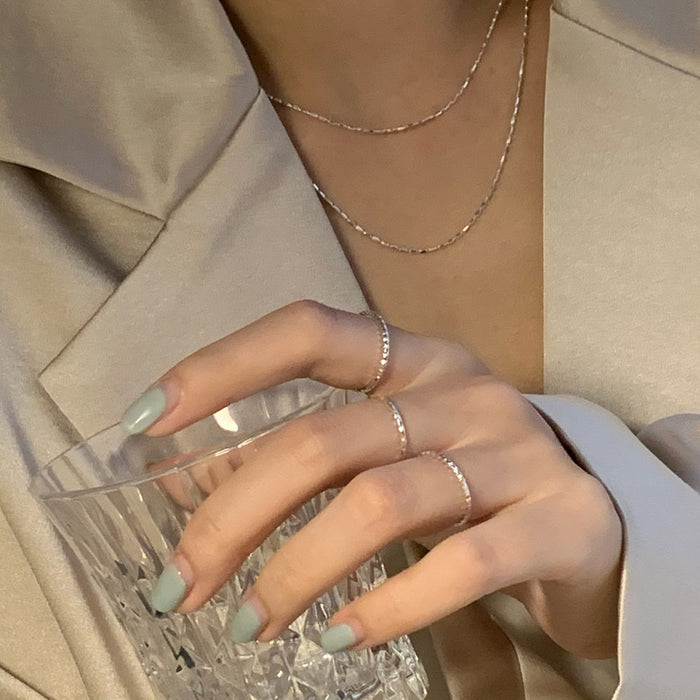 Wholesale The silver ring has a simple and compact temperament