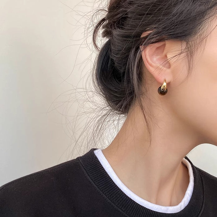 Wholesale Vintage earrings, light luxury, niche, high-end, round bead ear hooks, new earrings