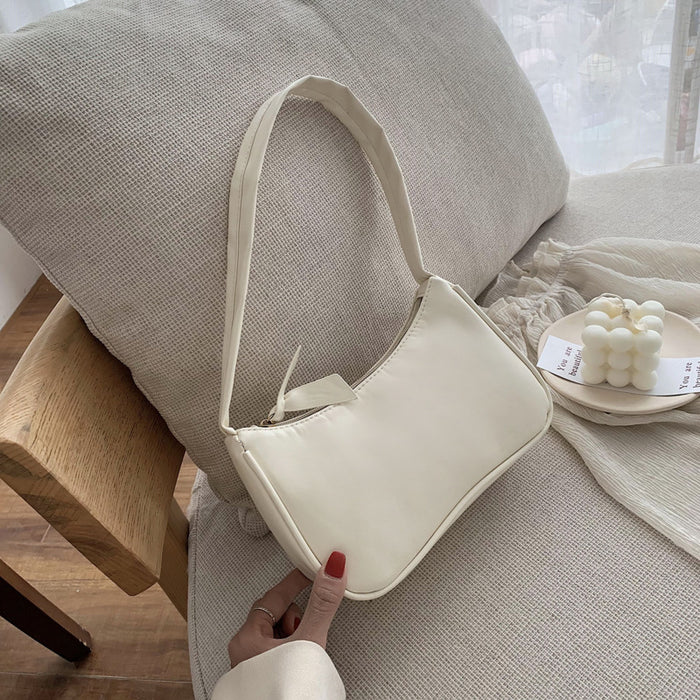 Wholesale Fashionable handbag, stylish one shoulder small bag, simple and versatile new style