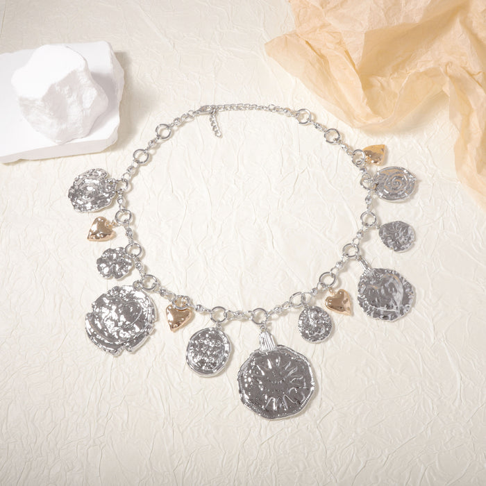 Wholesale Carved Love Badge Alloy Pendant Chain Necklace Fashion Simple Style