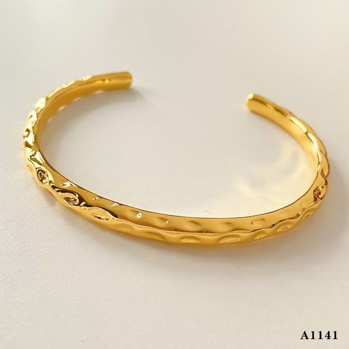 Wholesale Fashion Heart Shaped Irregular Texture Stackable Bracelet Set Stainless Steel Electroplated Women S Jewelry Accessory Everyday Wear