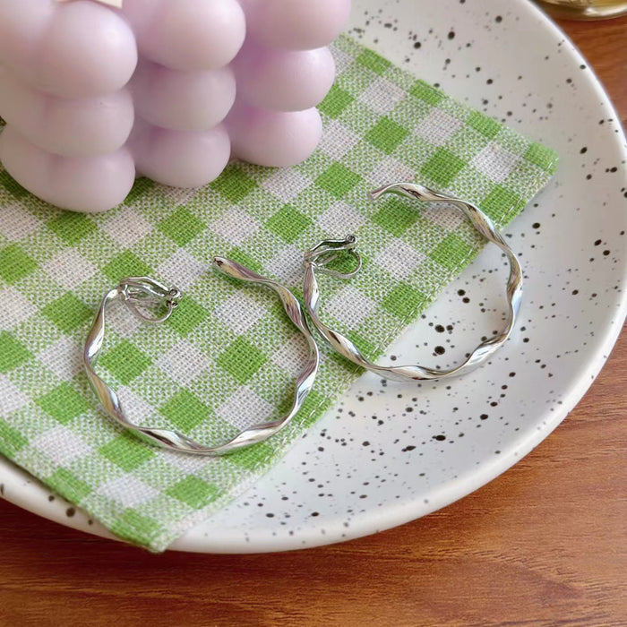 Wholesale Simple temperament, personality, light bending, large circle earrings