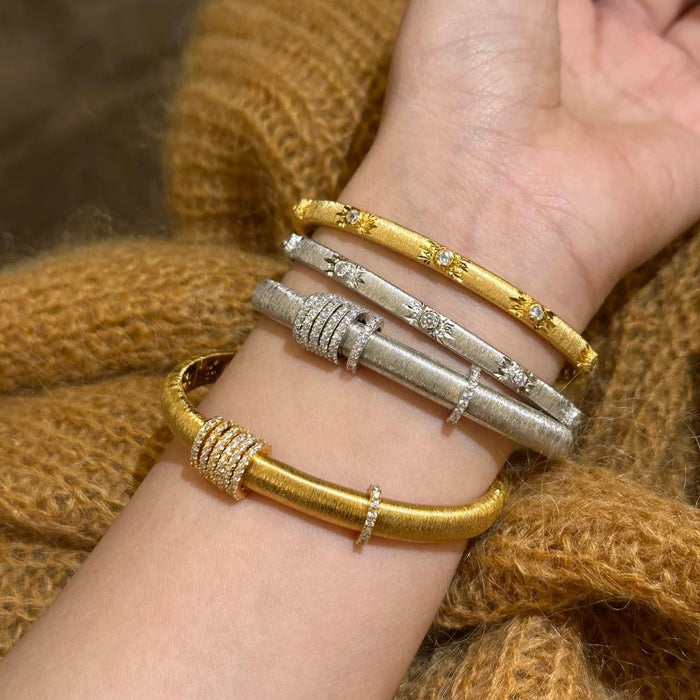 Wholesale Weaving pattern carved gold bracelet, brushed craftsmanship, high-end feeling, light luxury bracelet