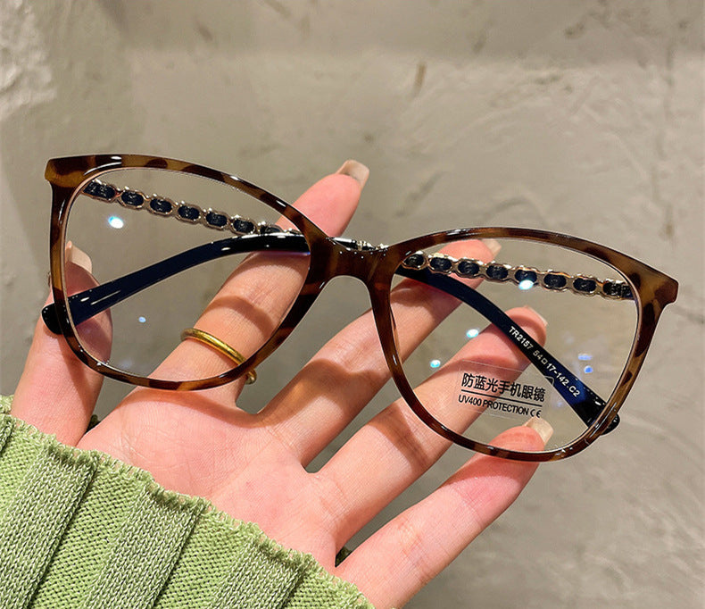 Wholesale Retro cat eye frame can be paired with myopia round face ultra light anti blue light black frame eyes
