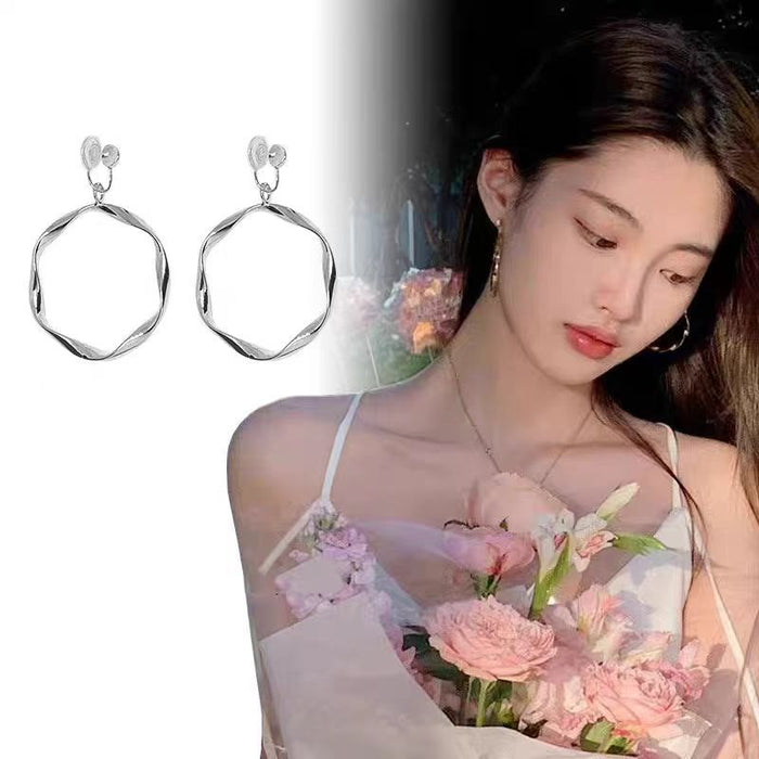 Wholesale Retro silver painless circular ear clip for women without ear holes, exaggerated earrings with earrings