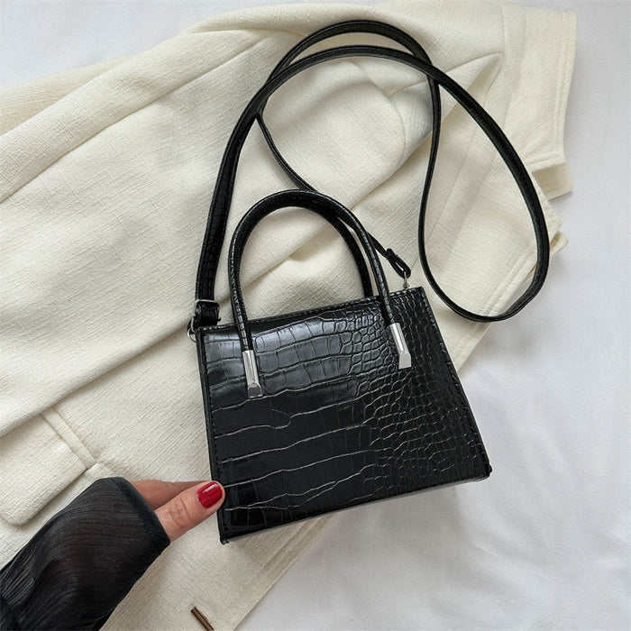 Wholesale Simple and fashionable new fashion trend shoulder bag, casual crossbody bag, fashionable small square bag