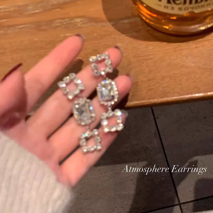 Wholesale Qianjin earrings, niche design, atmosphere and temperament earrings