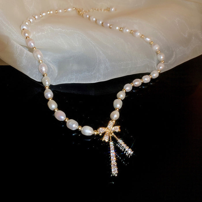 Wholesale New retro style collarbone chain, light luxury style pearl necklace, exquisite bow, heart-shaped necklace