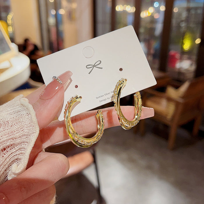 Wholesale Fashionable exaggerated circle earrings with a high-end feel, zircon earrings with a new temperament, silver needle earrings