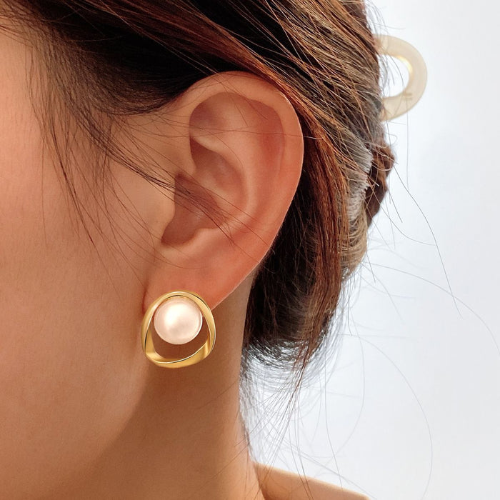 Wholesale Elegant Pearl Stud Earrings