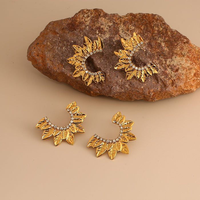 Wholesale Design stainless steel zircon earrings with a light luxury and high-end feel. Leaf earrings with color preservation wholesale