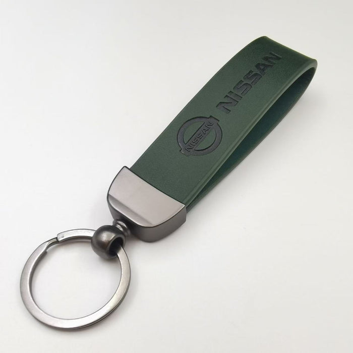 Wholesale Minimally designed car keychain with color changing leather logo, men's keychain pendant