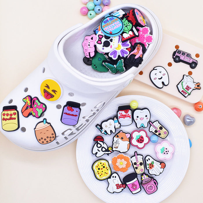 Wholesale 100 random hole shoe buckle accessories cute cartoon PVC soft rubber shoe flower decoration buckle set