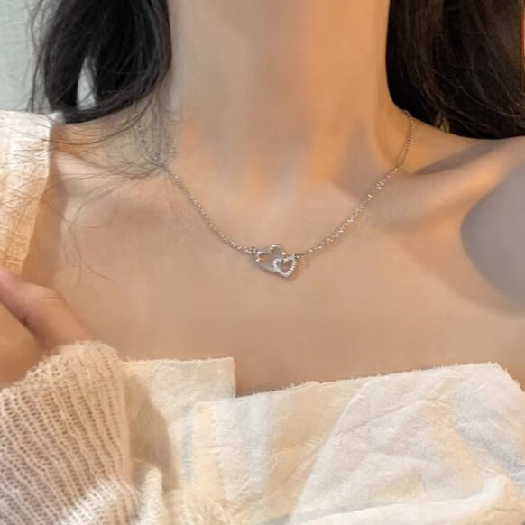 Wholesale Necklace with a niche temperament, simple pure silver heart-shaped collarbone chain