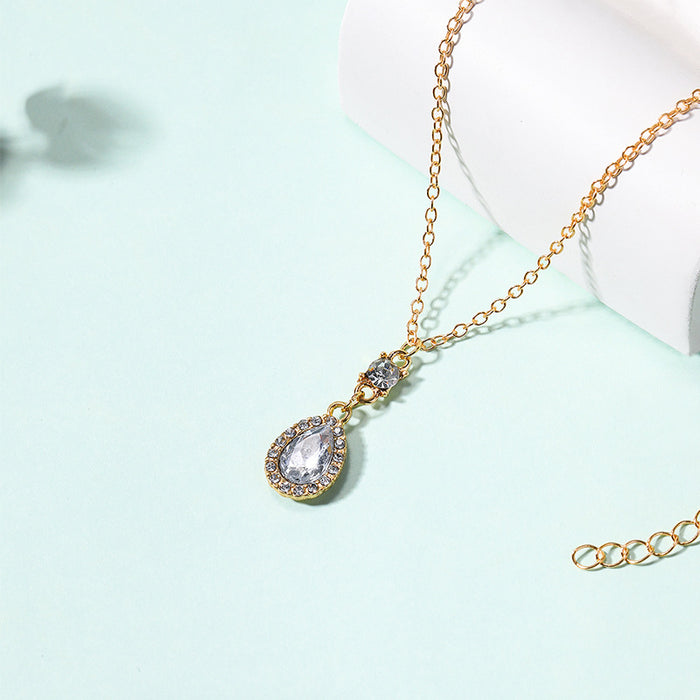 Wholesale New Jewelry Light Luxury Alloy Diamond Pendant Elegant Design Zircon Necklace Clavicle Chain