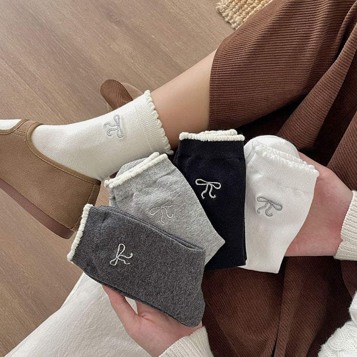 Wholesale Lace Embroidered Bow Socks Combed Cotton Middle Tube Socks Stacked Socks
