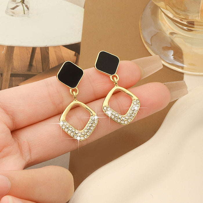 Wholesale Fashionable diamond studded geometric earrings with silver needles, versatile high-end earrings, vintage earrings
