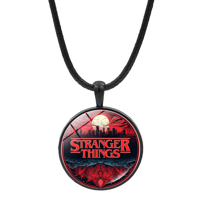 Wholesale Film themed fashionable round iron alloy pendant necklace