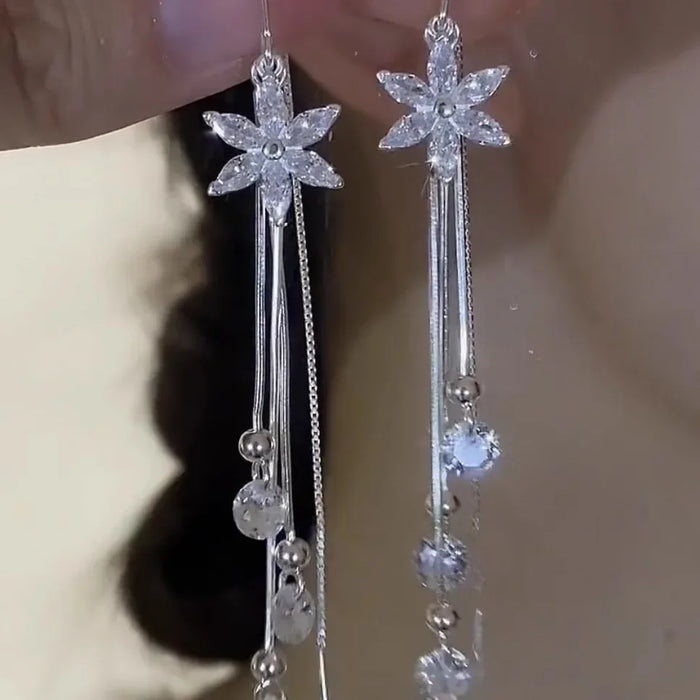 Wholesale Flower earrings, niche design, shiny high-end earrings, silver temperament, versatile earrings