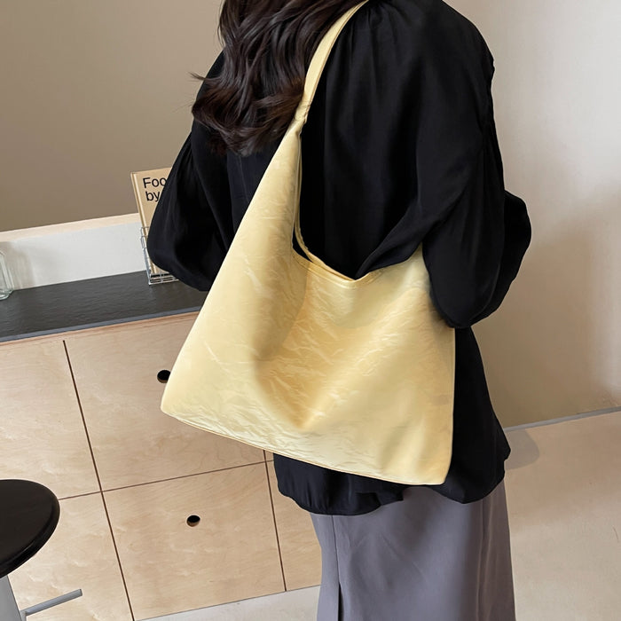 Wholesale Retro commuting bag, large capacity tote, new trendy and relaxed shoulder bag, personalized design