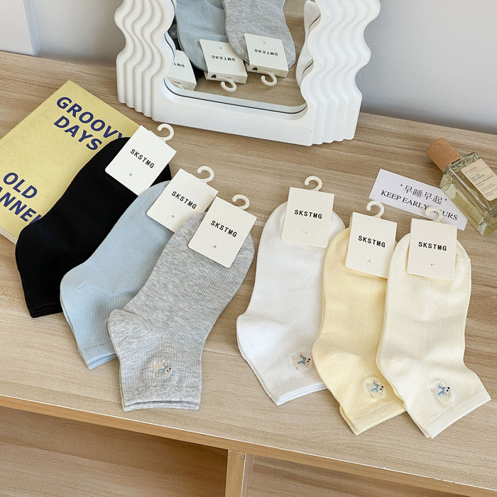 Wholesale Cute Socks Embroidered Cotton Breathable Sweat Absorbing Short Socks Versatile