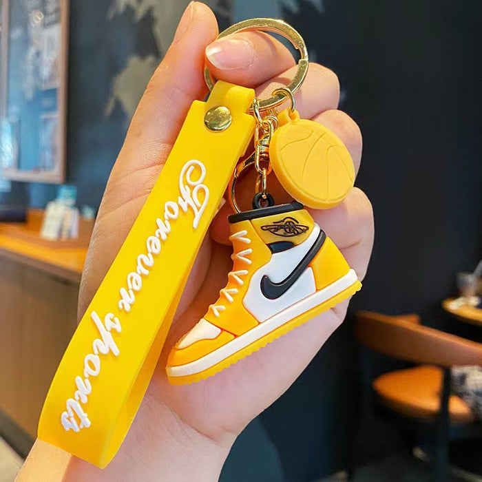 Wholesale Creative simulation model sneaker keychain pendant mini basketball shoe car key chain bag pendant